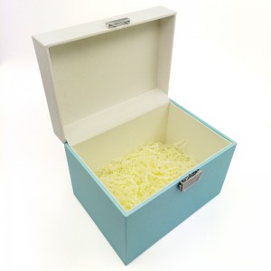 Aangepaste logo rechthoekige papieren geschenkdoos met slot en sleutel