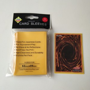 62 x 89 mm Japanse / kleine YGO-kaart met stevige gele beschermhoes