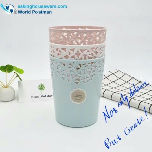 Holle plastic prullenbak