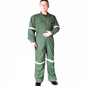 Kleding maatwerk in verschillende belangrijke factoren die de prijs beïnvloeden