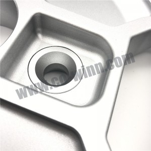 Aangepaste smeden \/ CNC verspanen aluminium velg centrum Auto-onderdelen Reserveonderdelen After Sales Onderdelen