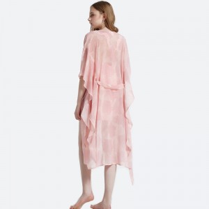 Dames satijnen pyjama set met gedrukte sjaal