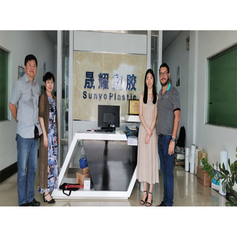 Braziliaanse klanten bezoeken Sunyo