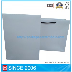 Beroemde merk Boss papieren zak