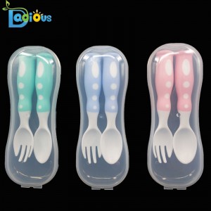Aangepast ontwerp Food Grade PP Babylepels Babyvork BPA Gratis trainingslepel en vork voor peuter