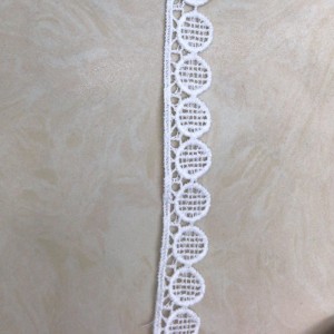 22 # melkzijde kant, polyester / nylon kant, katoen kant