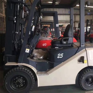 TOYOTA-TAILIFT HEFTRUCK LEVERANCIER