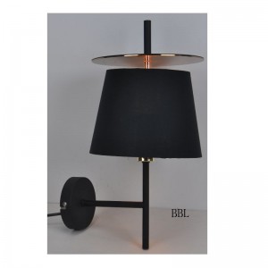 Moderne wandlamp met stoffen kap en PB decoratievel