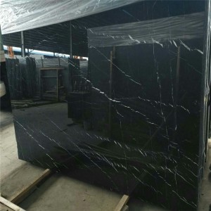 Nero Marquina-marmer in witte streep