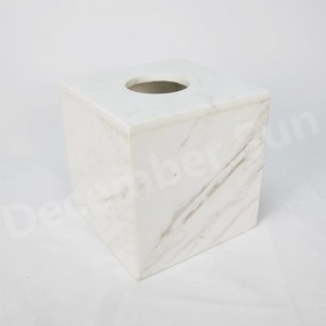 Set van elegante en sierlijke witte marmeren badkameraccessoires