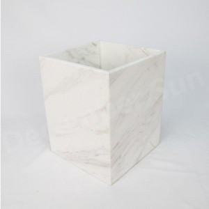 Set van elegante en sierlijke witte marmeren badkameraccessoires