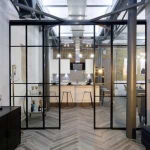 Smalle schuifdeur met bezel