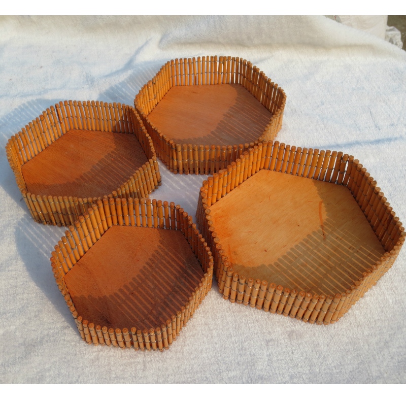 Mand met gedroogd fruit