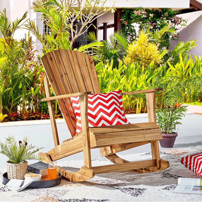 De rockende stijl van Adirondack maakt de stoel stijlvol en comfortabel