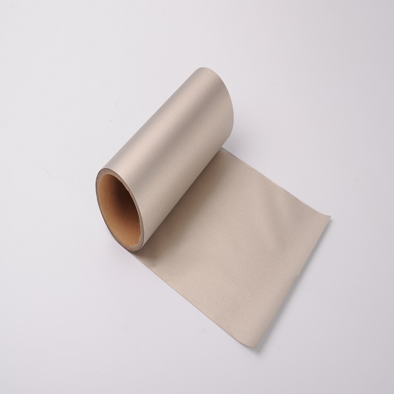 Geruit geleidend weefsel \/ geruit elektromagnetisch afschermend weefsel