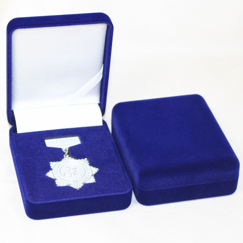 Item D-26 ronde vorm Velvet Box voor munt, ketting $badge, mm.75*95*32mm, gewichten over 65g