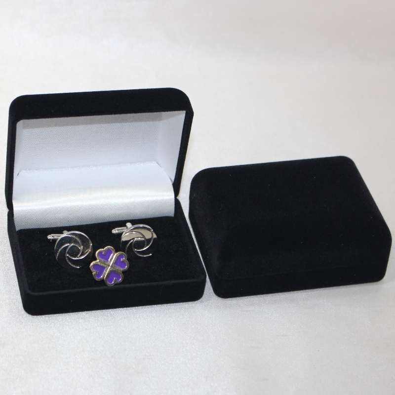 Item D-45 ronde vorm Velvet Box voor manchetknopen, stropdasclip of medailles, munten ^ insignes, mm.84*64*36, gewichten over 48g