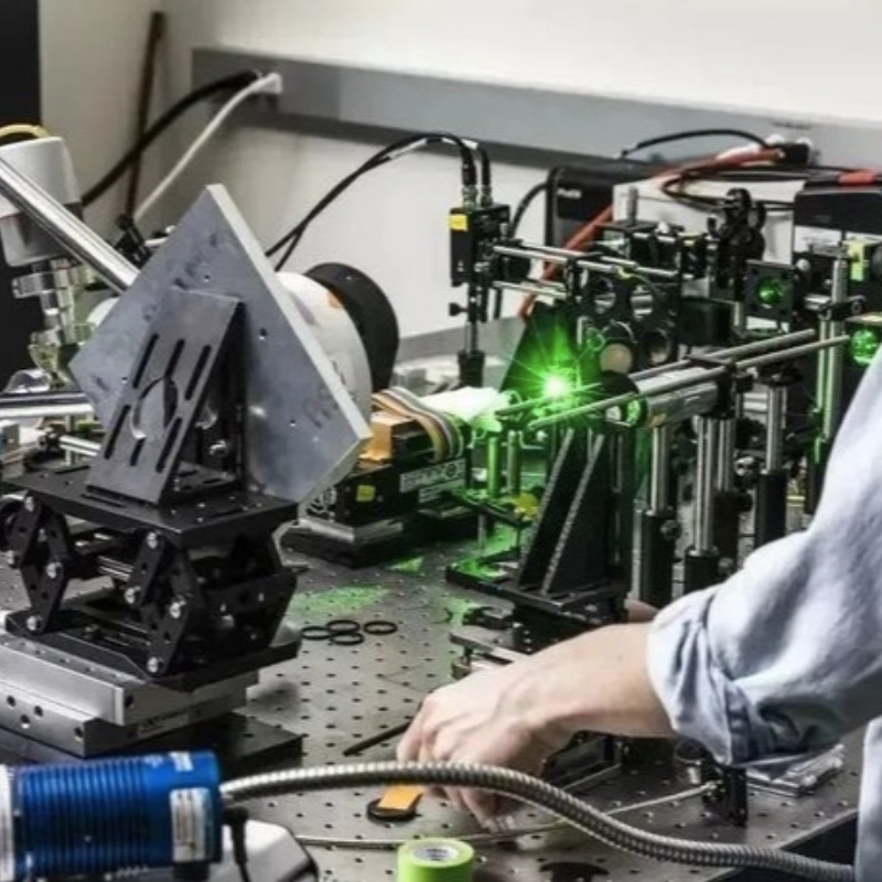 Doorbraak.Wetenschappers hebben een nieuw type laser ontwikkeld!