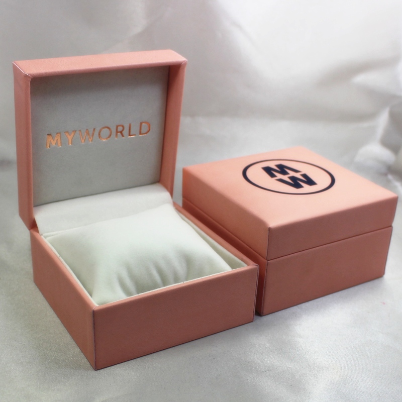 Artikel V-05 vierkant plastic kunstleer Papieren doos voor horloge. mm. 100 * 100 * 60, weegt ongeveer 194 g