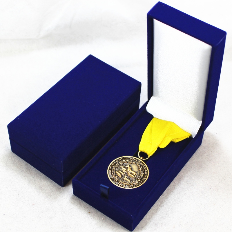 Artikel V-10 rechthoek Kunstleer Kartonnen doos voor medaille & badge 40 * 80 mm, enz. Mm. 60 * 111 * 38, weegt ongeveer 82 g