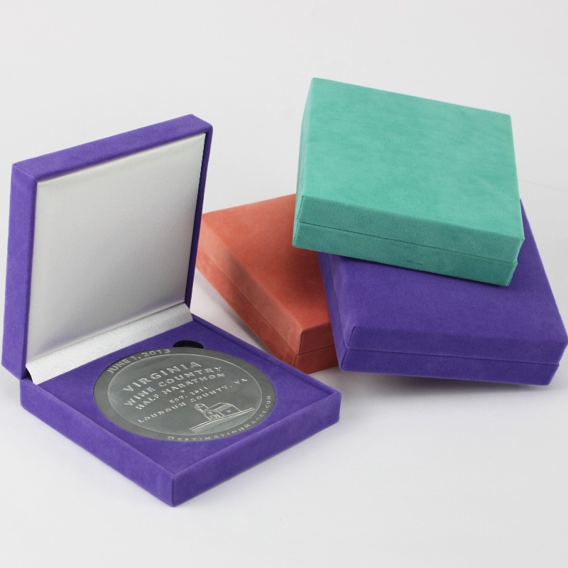 Item V-22S vierkante flennette box voor 90*90mm munt, insignes 65286; medaille, etc. mm.128*128*34, gewichten over 170g