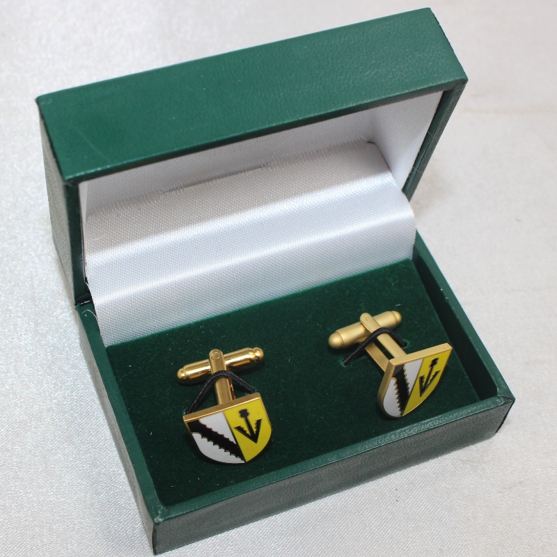 Artikel VK-1 rechthoekige plastic doos bedekt met kunstleerpapier voor 58 * 20 mm dasspeld, sleutelhanger, manchetknopen, badge, enz. Mm. 75 * 50 * 38, weegt ongeveer 56 g