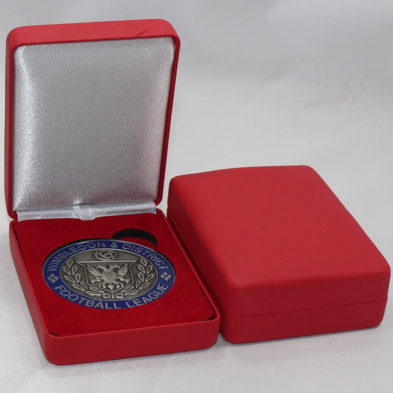 Artikel T-03 medaillekist bedekt met flanellen of PU-leer voor 35-50 mm munten, badge ＆ kleine medaille, enz. Mm. 70 * 91 * 35 mm, weegt ongeveer 92 g