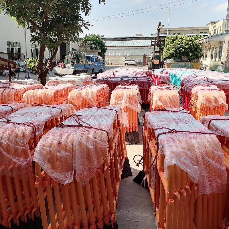 Voetgangersbarrière voor concerten, sportevenementen en optochten plastic barrière PVC parkeerplaats barrière voertuig wegversperring