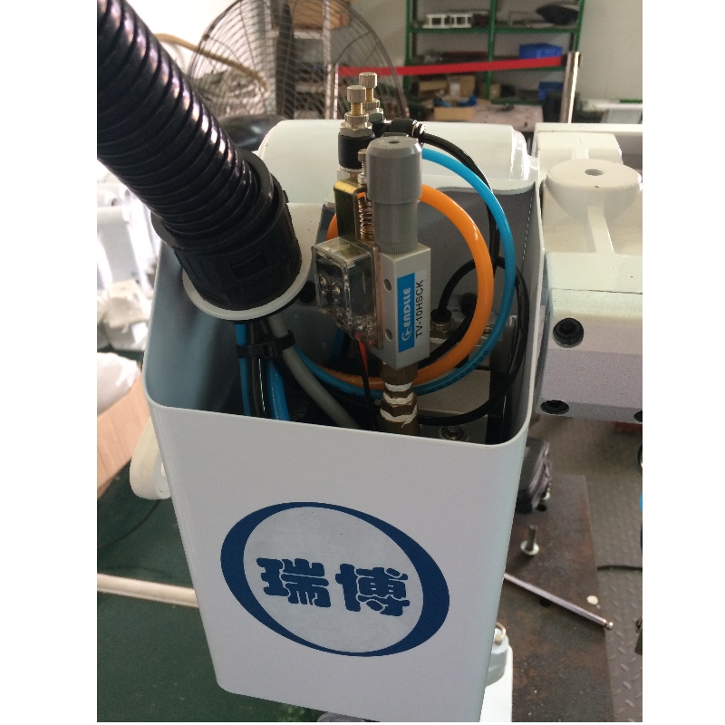 pneumatische manipulator arm gietstukken plukrobot