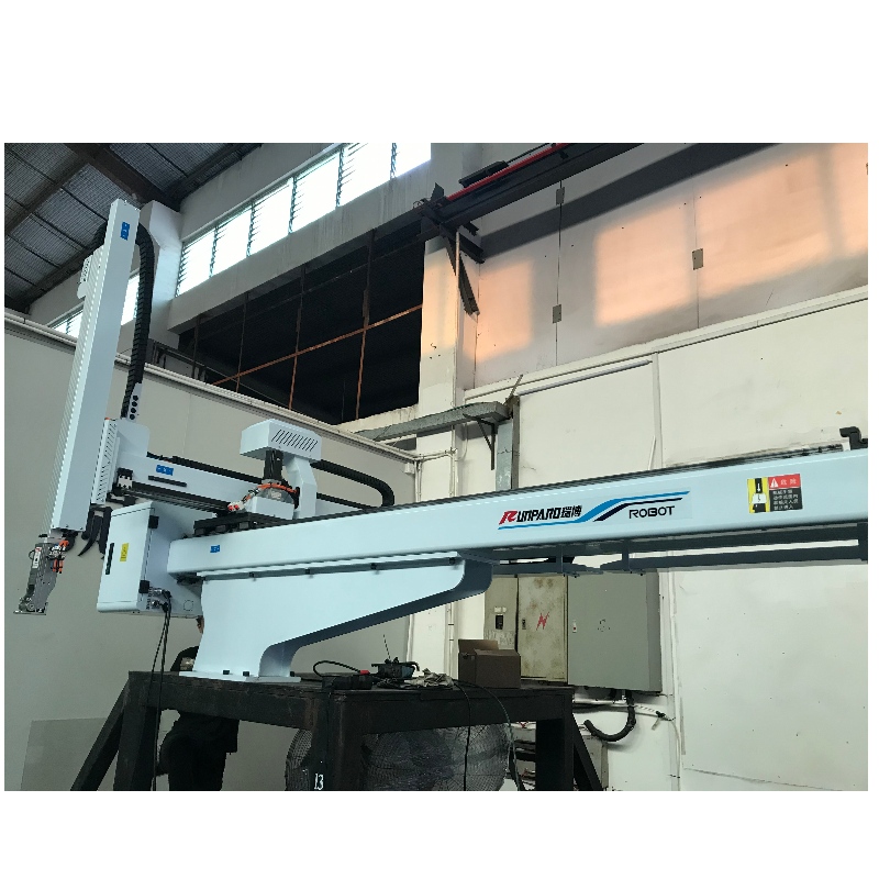 Spuitgietmachine auto bumper airconditioning speciale bullhead manipulator