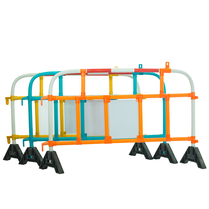 2mtr PVC-buis Plastic voetgangersbescherming Barrière oprit barrières menigte controle barrière prijs leveranciers uit China