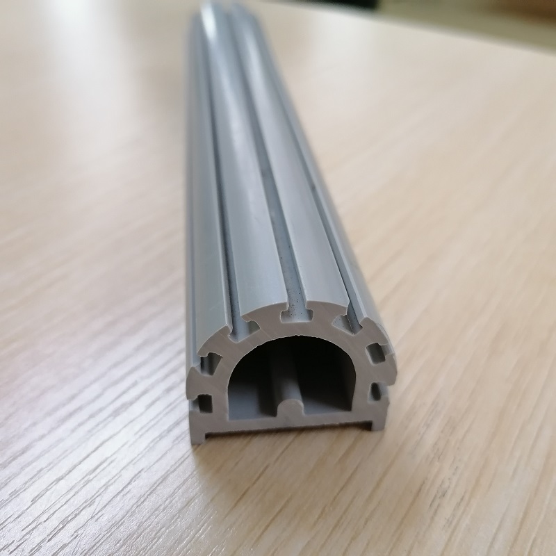 Niet-standaard op maat gemaakt pvc-profiel fabriek pvc-industrieprofiel pvc D-vormprofiel