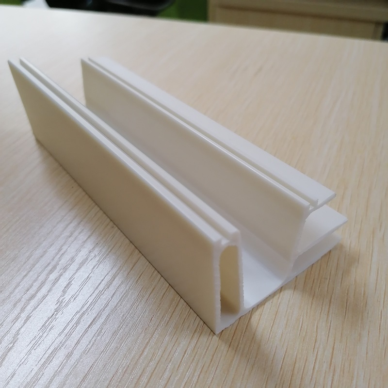 Niet-standaard Aangepaste pvc-profielcentrale pvc-profielleverancier pvc profieltrim in China