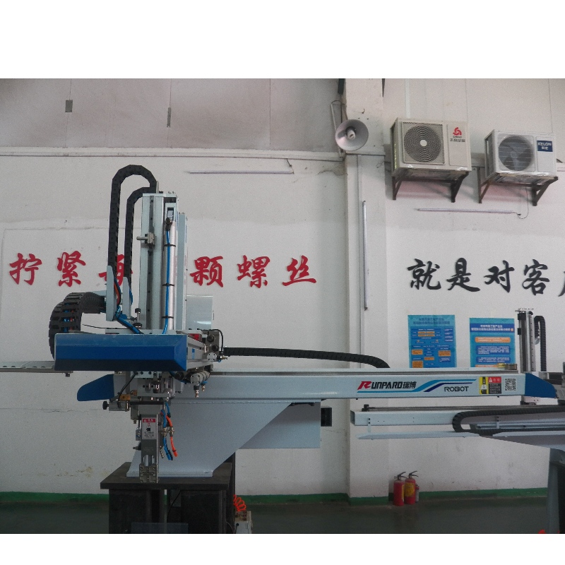 Pneumatische manipulatorarm of industriële robotarm en robotmanipulator voor spuitgietmachine uit Guangdong China