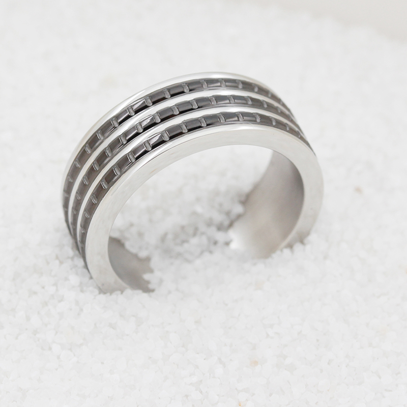 Tweekleurige zwart vergulde herenring