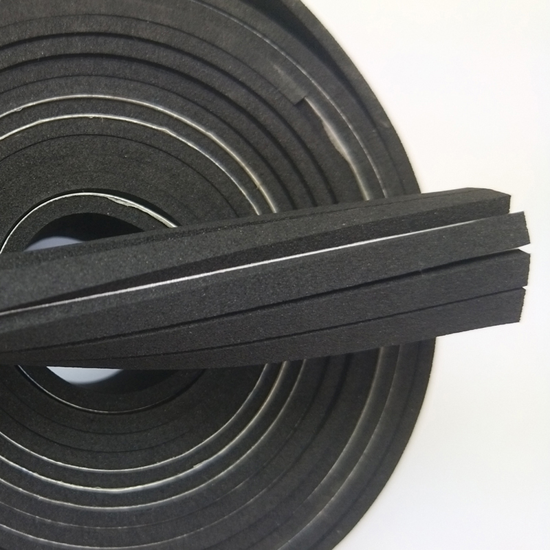 De fabriek levert zwart EPDM-schuim, vlamvertragend zelfklevend schuim, schokabsorberend en afdichtend schuim dat kan worden gestanst