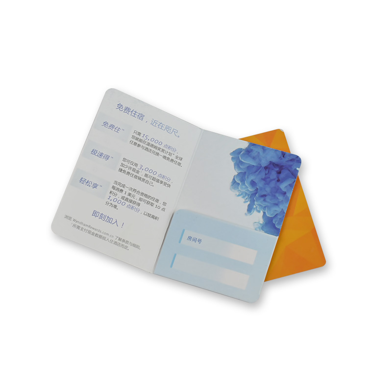 Houder van een hotelkaart