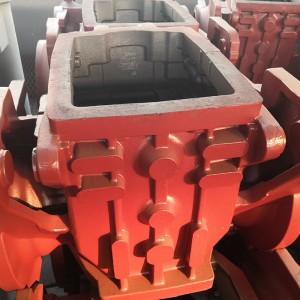 Grote versnellingsbak van de tractor