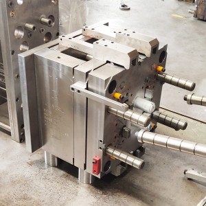 Fabrikant China Aangepaste professionele spuitgietmatrijs die precisie plastic mal maakt