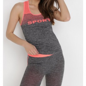 Zwart en oranje trainingspak