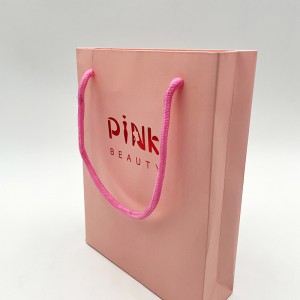 Papieren zakken die de merkwaarde verbeteren