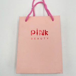 Papieren zakken die de merkwaarde verbeteren