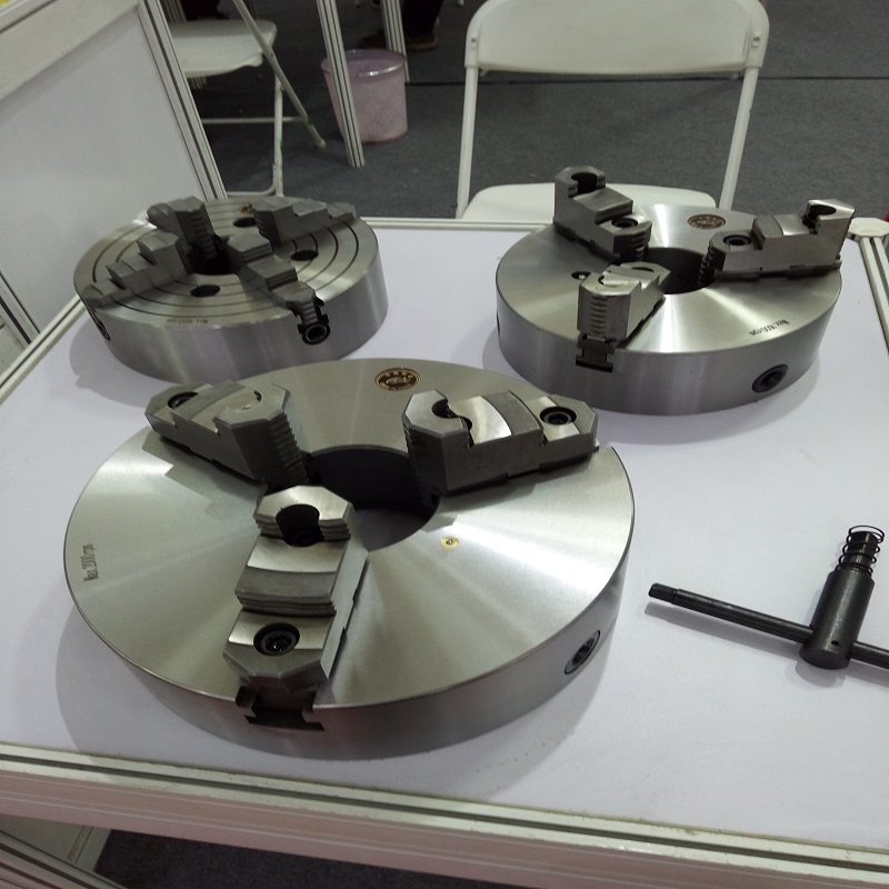 Drie-Jaw Chuck Four-Jaw Chuck Four Jaw Chuck Three-Jaw Hydraulic Chuck