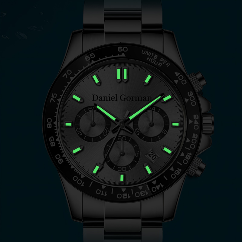 Apollo 11 astronaut Michael Collins\\\' all gold super horloge verkocht op veiling voor $765000