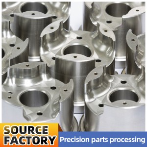 De verwerking van de draaibankprecisieonderdelen