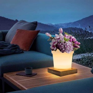 RGB Kleurverandering LED Plant Pot Tafel Lamp Touch Regeling, Modern Simple PE Plastic Flower Pot LED Tafellampen met vaste houten basis voor woonkamer/bedroom/office