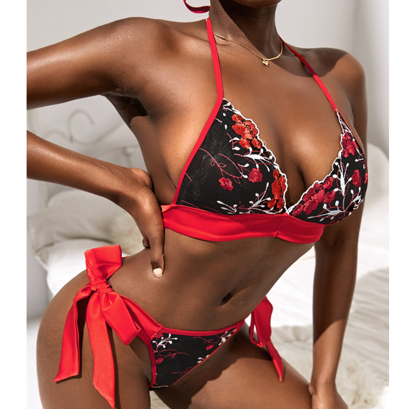 Bloemen borduurwerk contrast tie side halter lingerie set