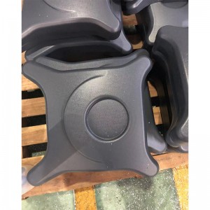 Plastic schaal met auto\'s zonder bestuurder