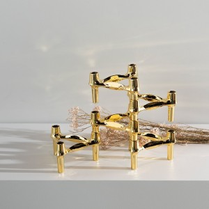 Driehoekige kandelaar