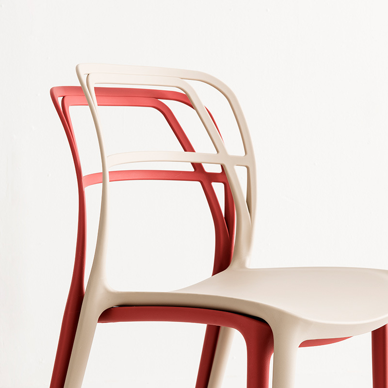 Modern design kleurrijke armloze vaste rugleuning buitenste lounge plastic eetkamerstoel